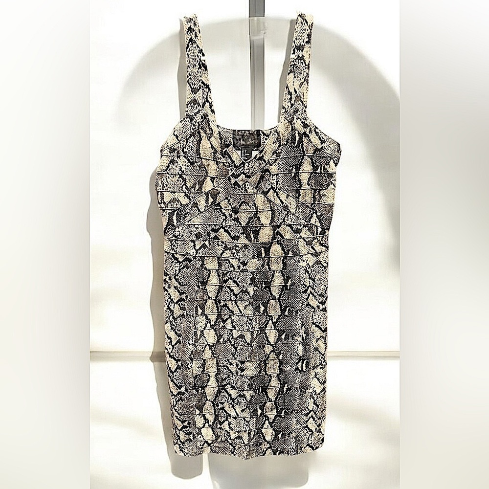 H&M Snakeskin Print Sleeveless Dress medium size 8 length 35in pit to pit 15in